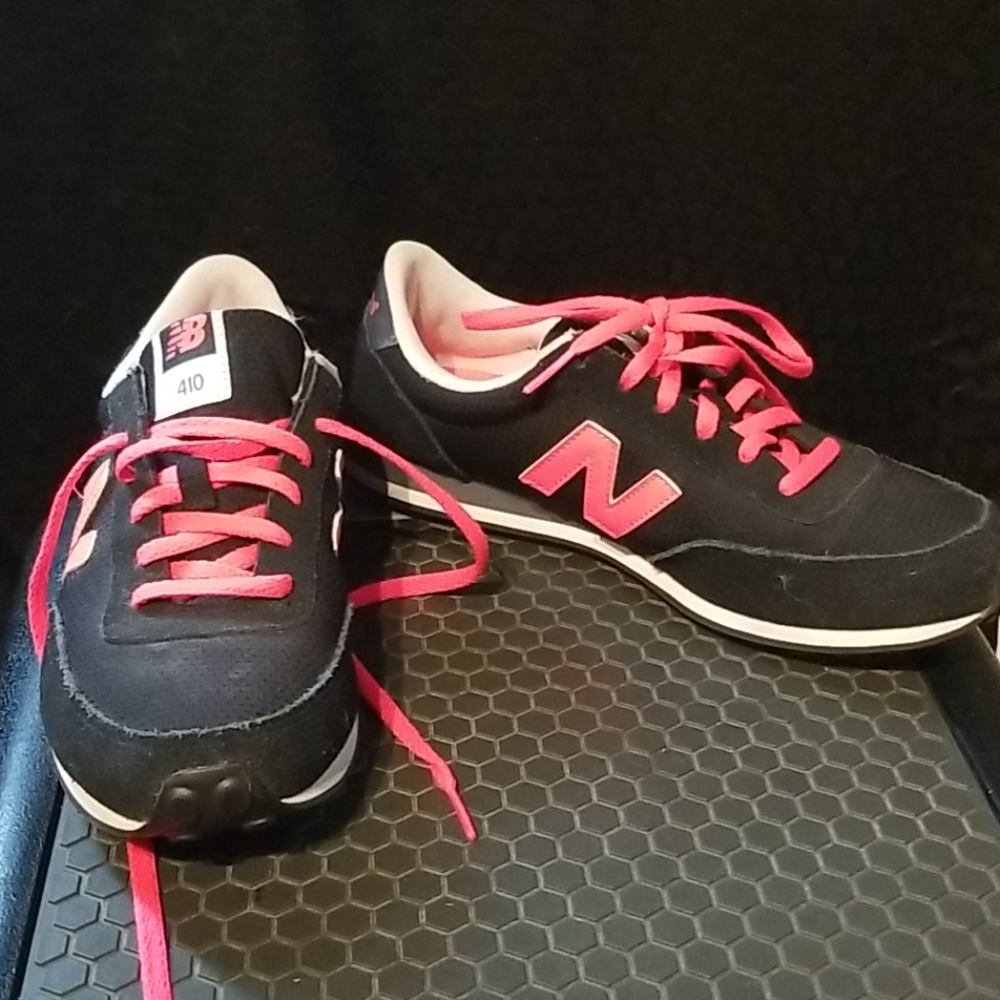 New Balance 410 sneakers